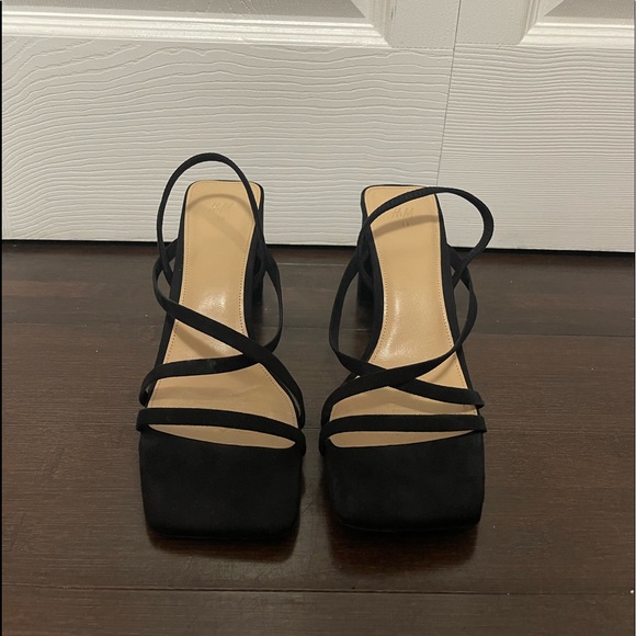 Sandals - Picture 1 of 6